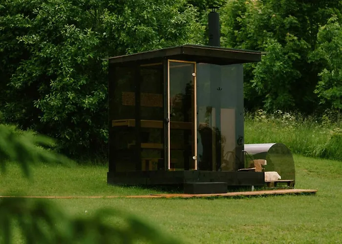 Pollupeegel With Sauna Villa